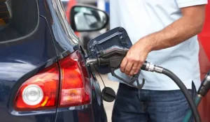 Có Cần Tắt Máy Xe Khi Đổ Xăng/dầu?
