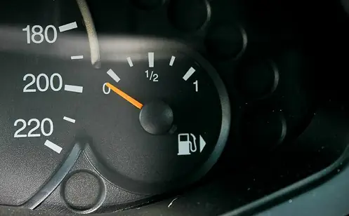 Có Cần Tắt Máy Xe Khi Đổ Xăng/dầu?