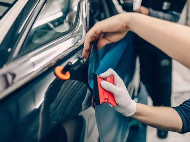 1. Tại Sao Cần Phải Dán Decal Đổi Màu Cho Xe Ô Tô?