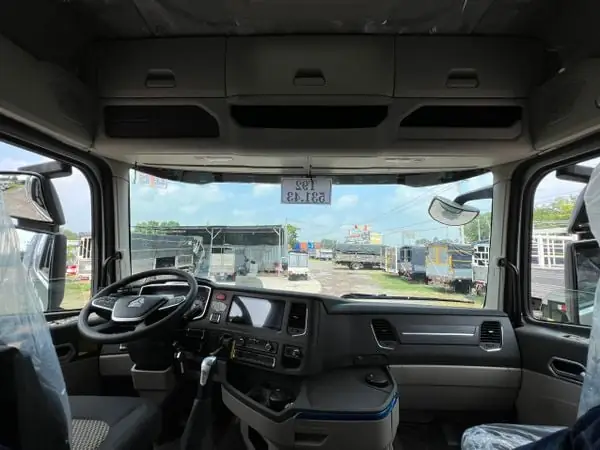 Nội Thất Xe Tải Howo Max 5 Chân Máy Man 400 Mã Lực