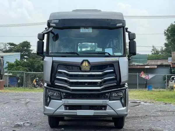 Ngoại Thất Xe Tải Howo Max 5 Chân Máy Man 400 Mã Lực