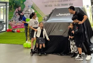 Gia Đình Ốc Thanh Vân Tậu Jeep Wrangler Sahara Phiên Bản Hot, Giá Hơn 3,6 Tỷ Đồng