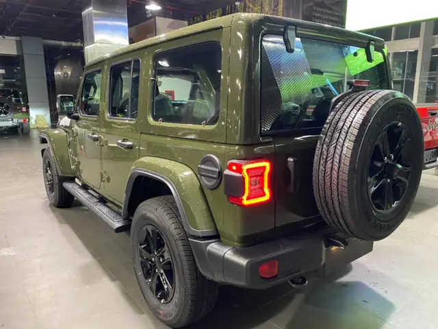 Xe Jeep Wrangler Sahara Altitude Có Giá Lăn Bánh Trên 4 Tỷ Đồng