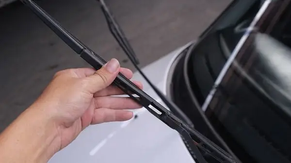 Cần Gạt Nước, Xe Sedan