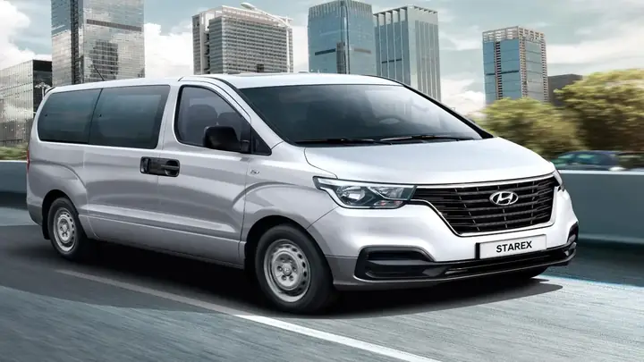 3. Hyundai Starex 9 Chỗ