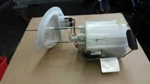 Khi Nào Cần Thay Lọc Xăng Ô Tô? Chi Phí Thay Lọc Xăng Bao Nhiêu?