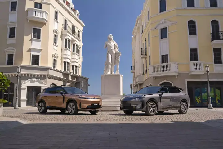 Giã¡ Xe Lynk & Co 08 Má»i Nháº¥t