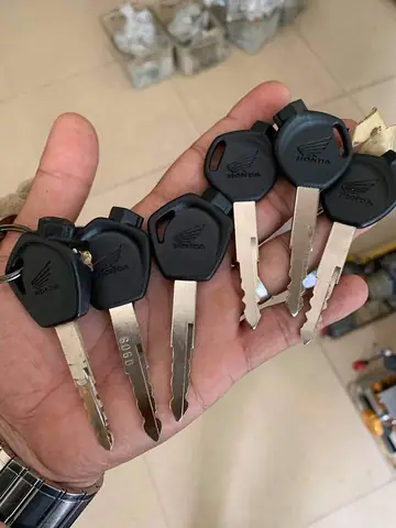 Giá Ổ Khóa Điện Xe Ô Tô