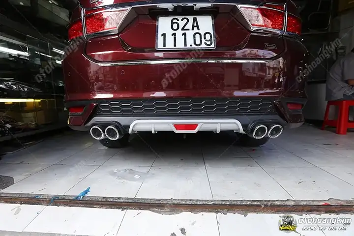 Ii. Hình Thực Tế Lip Chia Pô Trên Ô Tô