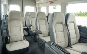 8. Hình Ảnh Xe 24 Chỗ Thực Tế