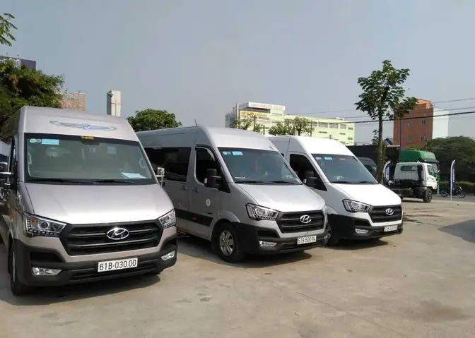 8. Hình Ảnh Xe 24 Chỗ Thực Tế