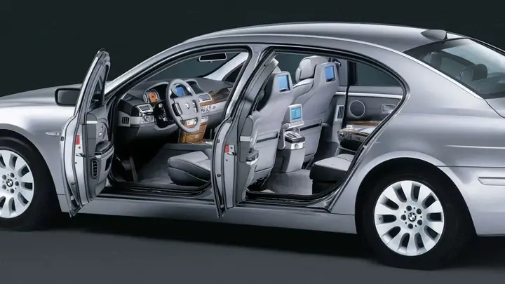 Bmw Đã Có Riêng Một Đội Hình Xe Chống Đạn Bảo Vệ Yếu Nhân Từ Hơn 50 Năm Qua - Ảnh: Bmw