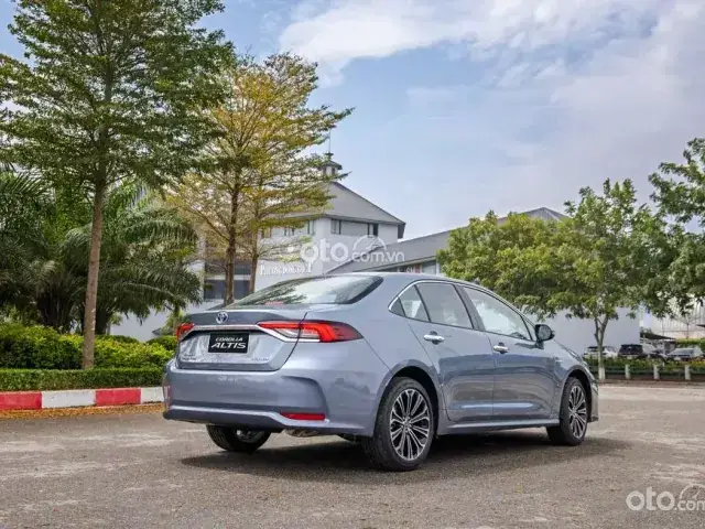 So Sánh Xe Toyota Corolla Altis Vá»i Äá»i Thá»§