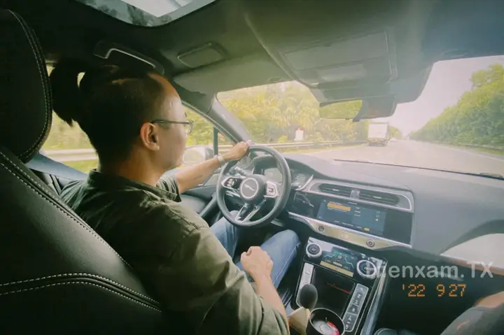 Vận Hành Jaguar I-pace Hàng Ngày: Một Chiếc Xe Ô Tô Điện Êm Ái Và Mạnh Mẽ