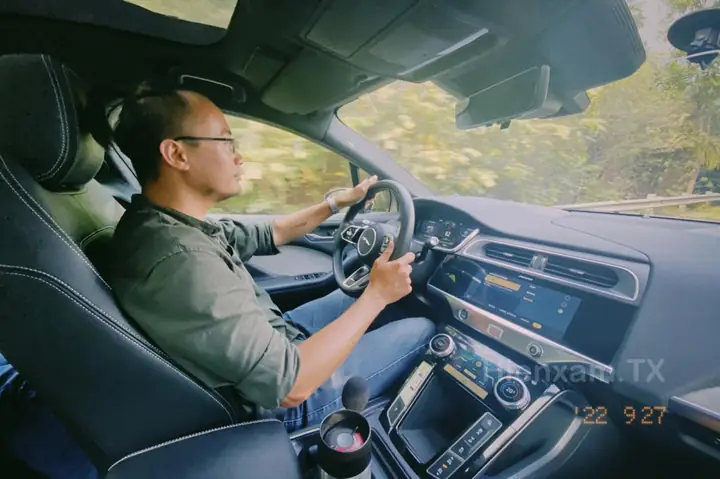 Vận Hành Jaguar I-pace Hàng Ngày: Một Chiếc Xe Ô Tô Điện Êm Ái Và Mạnh Mẽ