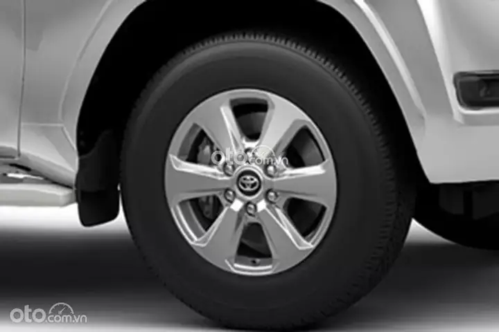 La-zäng Toyota Land Cruiser 2022.