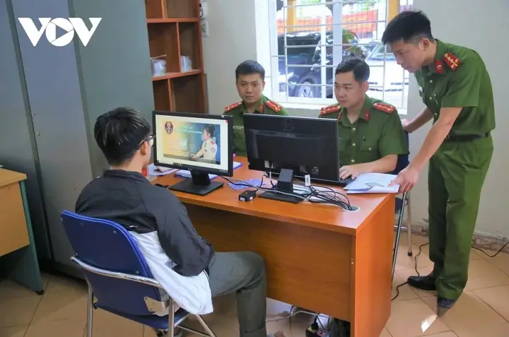 Ha Noi Lap Ma Qr Giai Dap Thac Mac Ve Cap Doi Giay Phep Lai Xe Hinh Anh 1