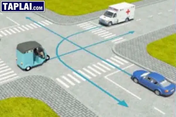 1. Tình Huống Các Xe Ở Giao Lộ