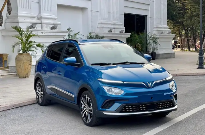 Người Điều Khiển Ô Tô Điện Sẽ Phải Thi Sát Hạch Để Lấy Giấy Phép Lái Xe Tương Tự Với Người Điều Khiển Ô Tô Sử Dụng Hộp Số Tự Động Từ Ngày 1/1/2025.