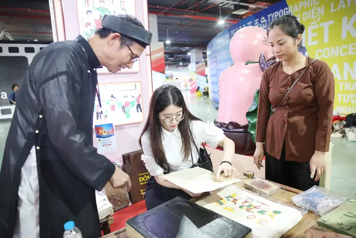 Giờ Triển Lảm Xe Ô Tô