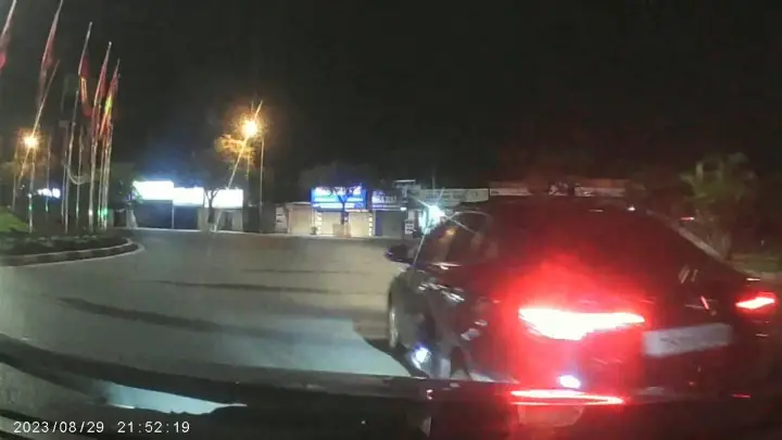 Hai Xe Ô Tô Húc Văng Sau Va Chạm: Phân Tích & Cách Phòng Tránh