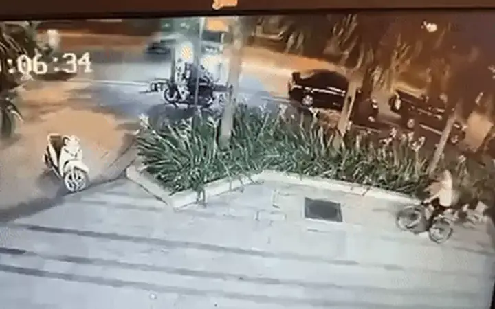 Xe Tông Liên Hoàn Gây Chết Người, Một Ôtô Lao Luôn Vào Nhà Dânđọc Ngay Xe Tông Liên Hoàn Gây Chết Người, Một Ôtô Lao Luôn Vào Nhà Dânđọc Ngay