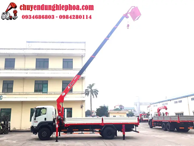 Hình Ảnh Xe Tải Isuzu 5,9 Tấn Fvr Gắn Cấu Unic 5 Tấn 5 Khúc Ur-v555k Có Giổ Nâng