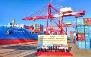 Hàng Loạt Nhà Máy, Trung Tâm Khánh Thành