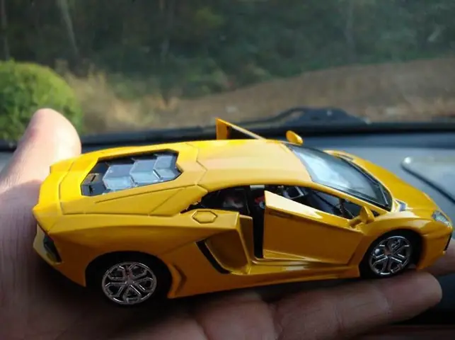 Mô Hình Xe Plymouth Gtx (fast And Furious 8)