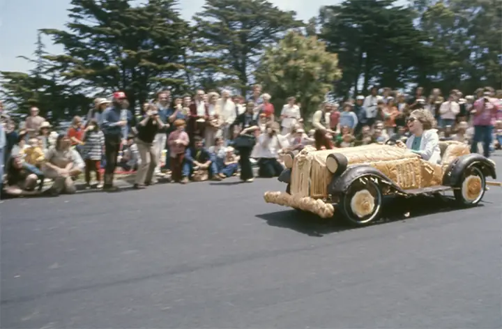 Cuộc Đua Trên Những Chiếc Xe Kỳ Lạ: Muôn Hình Vạn Trạng, Không Động Cơ, Lao Dốc Thót Tim - Ảnh 3.