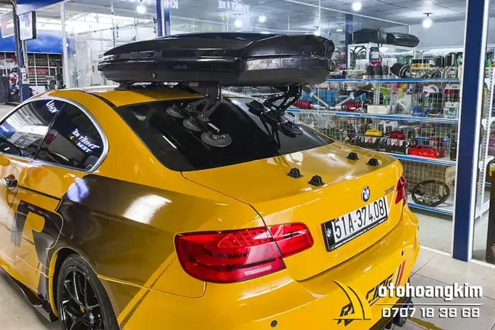 1. Hộp Đựng Đồ Trên Nóc Xe Ô Tô Là Gì?