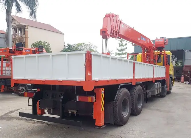 Xe Tải Gắn Cẩu 15 Tấn