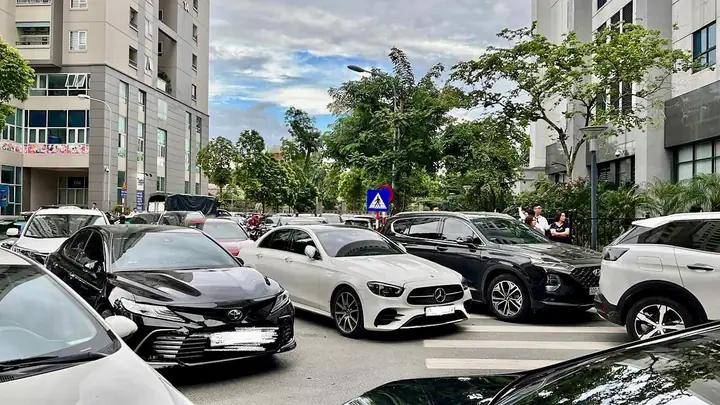 Một Số Vấn Đề Trong Việc Xác Định Quyền Sở Hữu Đối Với Khu Vực Để Xe Nhà Chung Cư Và Mức Phí Trông Giữ Xe Theo Quy Định Pháp Luật