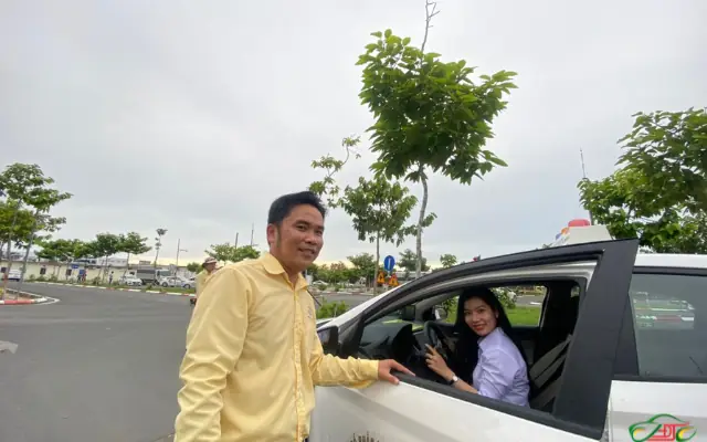 #4. Học Lái Xe Trên Sân Tập Sa Hình Ở Tp.hcm