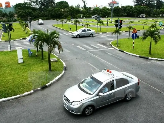 Học Bằng Lái Xe Ô Tô B1 Chỉ Khó Khi Không Cố Gắng