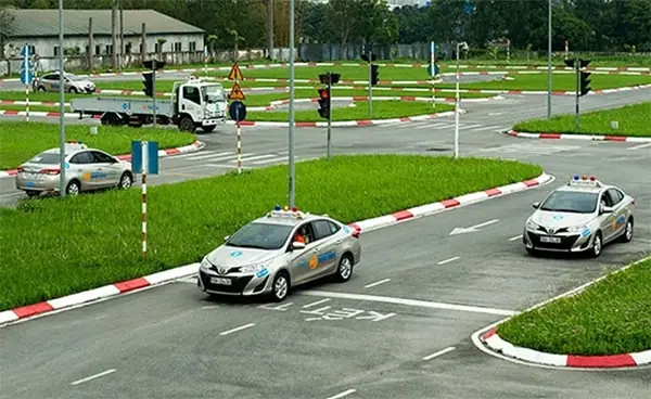 Cần Chuẩn Bị Gì Khi Học Lái Xe Ô Tô Tiếng Nhật?