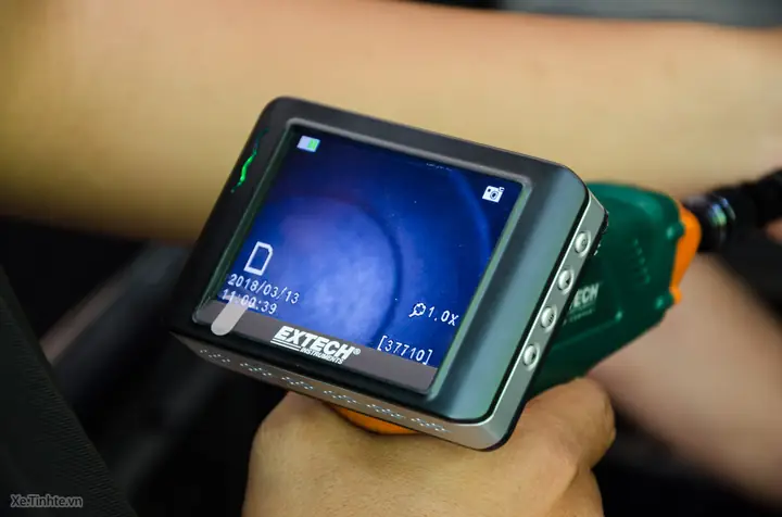 [tinhte.vn] Vệ Sinh Buồng Đốt Với Bluechem Carbon X - Không Cần Bung Máy, Hiệu Quả Mạnh, Cho Xe Máy Và Xe Hơi