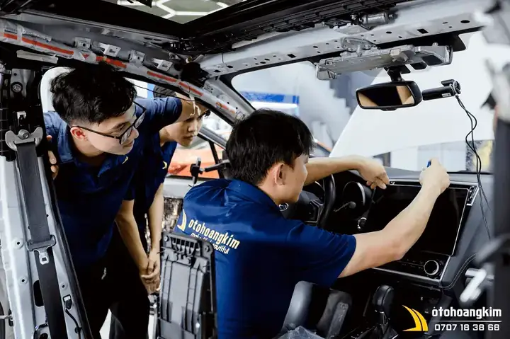 Học Nghề Nhóm Điện Nội Thất Ô Tô