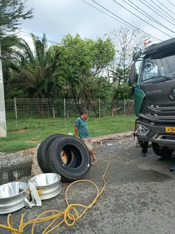 Có Nên Học Nghề Vá Lốp Xe Ô Tô? Những Kỹ Thuật Cơ Bản Bạn Cần Nắm Vững – Quy Trình Vá Lốp Xe Từ A Tới Z