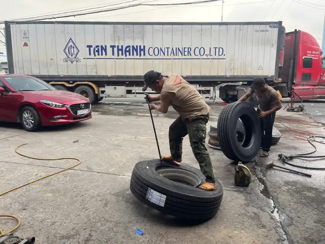 2. Những Kỹ Thuật Vá Lốp Xe Ô Tô Cơ Bản Bạn Cần Nắm Vững