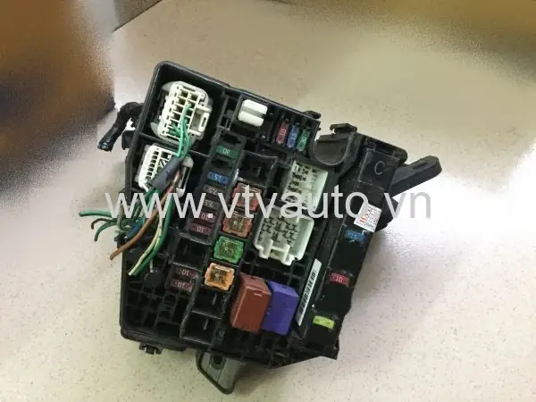 Hộp Cầu Chì Xe Ô Tô Innova 2013