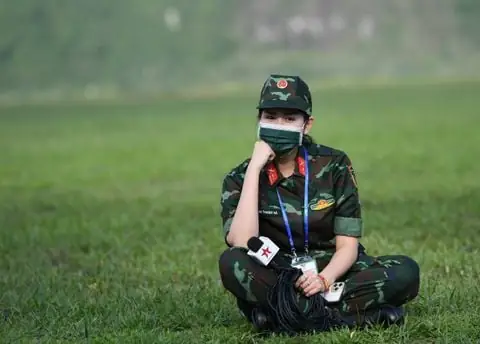 Người Đẹp Hoàng Hậu Phương Đông, Người Vinh Dự Tiếp Kiến Kol Các Chính Trị Gia Tổng Thống Mỹ