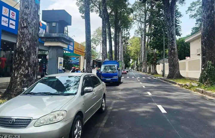 Vì Sao Sử Dụng Lòng Đường Thu Phí Đậu Xe Vẫn... Bị Lỗ?