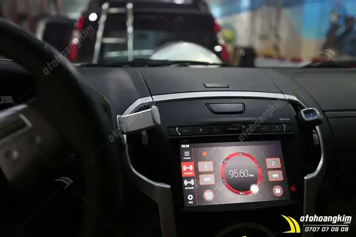 Ii. Hình Ảnh Thực Tế Giá Đỡ Điện Thoại Trên Ô Tô