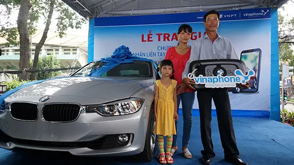 Ngày 12-9-2014, Tại Điểm Giao Dịch 121 Pasteur, P.6, Q.3, Tp.hcm, Vinaphone Đã Tổ Chức Lễ Trao Thưởng Cho Khách Hàng Trúng Thưởng Giải Đặc Biệt. Ngày 12-9-2014, Tại Điểm Giao Dịch 121 Pasteur, P.6, Q.3, Tp.hcm, Vinaphone Đã Tổ Chức Lễ Trao Thưởng Cho Khách Hàng Trúng Thưởng Giải Đặc Biệt.