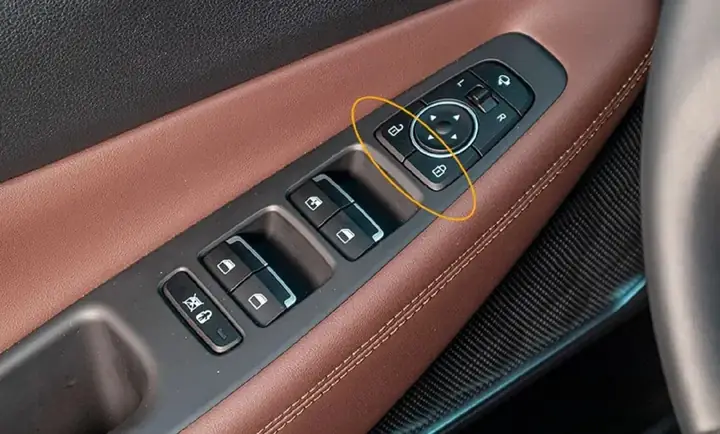 Khoa Cua Xe O To Va Nhung Dieu Thu Vi It Nguoi De Y Hinh Anh 1