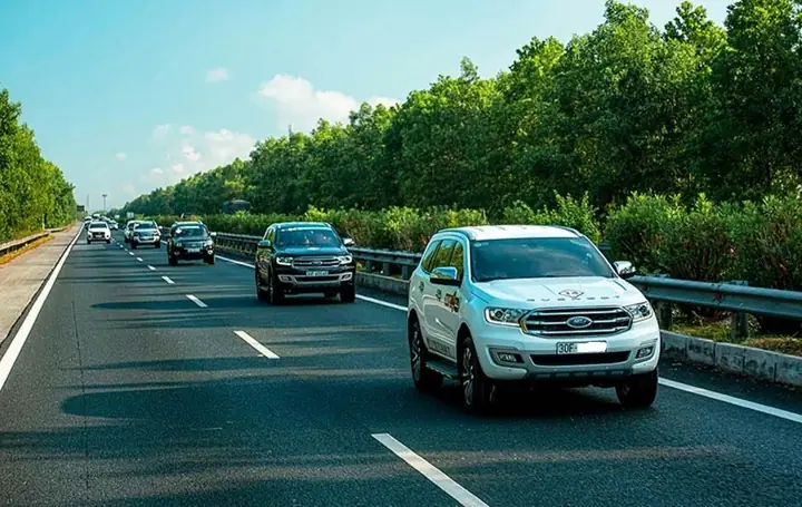 Tuân Thủ Quy Định Giữ Khoảng Cách An Toàn Giữa Hai Xe Ô Tô Là Rất Cần Thiết, Nhằm Vừa Đảm Bảo An Toàn Giao Thông Vừa Giúp Tránh Gây Ùn Tắc.