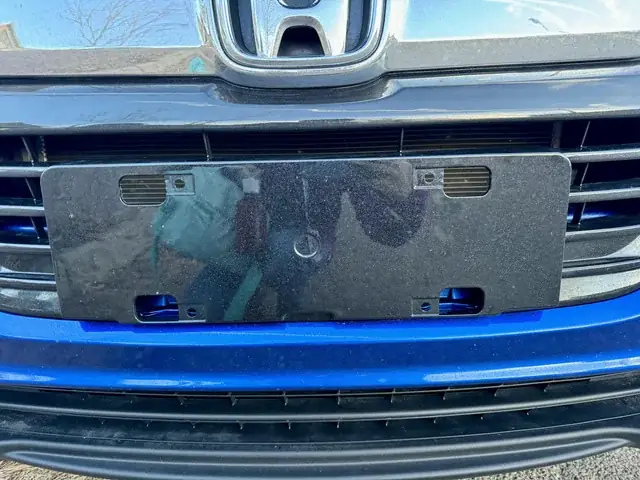 Khung Biển Số Xe Ô Tô: Mọi Thông Tin Bạn Cần Biết