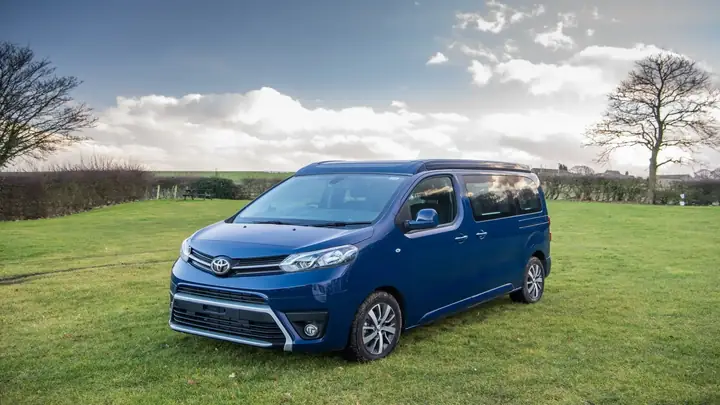 2. Toyota Proace 9 Chỗ