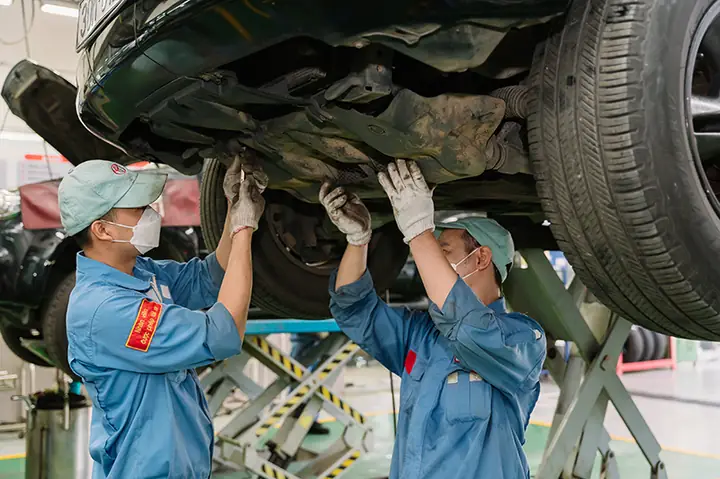 D. Quan Sát Toàn Bá» Á»c, Bu Lông Và Các Bá» Pháº­n Máy Móc